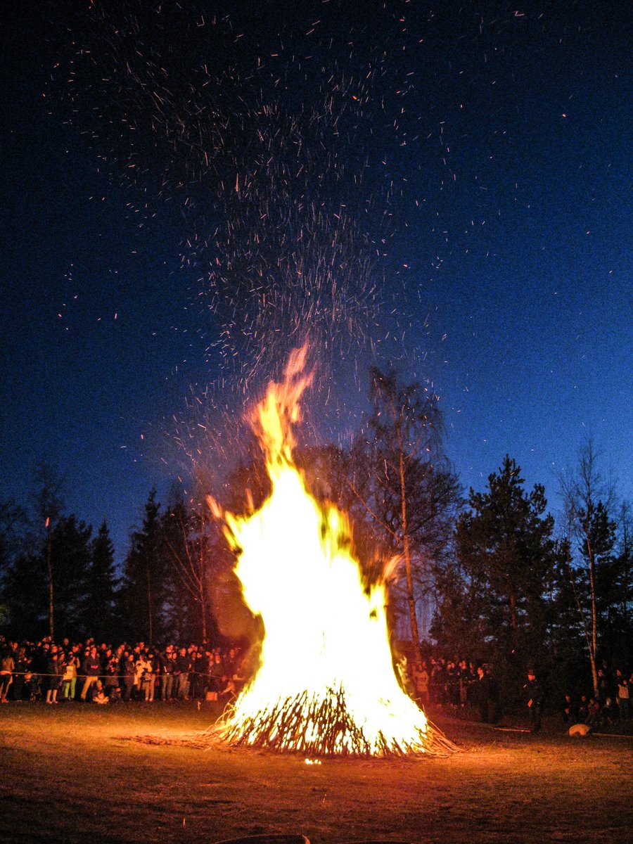 Hope you are having a wonderful Valborg / Walpurgis Night and celebrate with a big bonfire tonight.