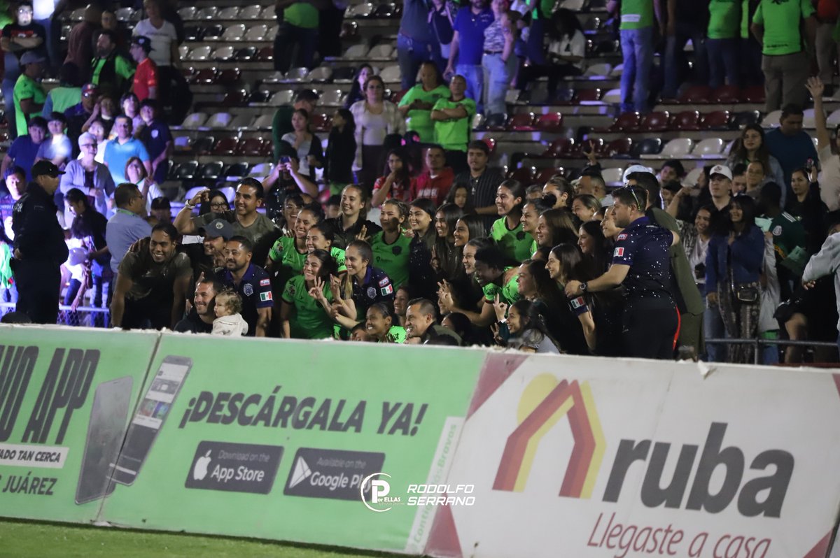 #GaleriaPorEllas 📸 por @rodolfoeserrano 

#J16Cl2024 | @FemenilFcJuarez 1-0 @Rayadas 
#LigaBBVAMXFemenil 

🏟️Olímpico Benito Juárez 

Galería Completa 
📸: facebook.com/media/set/?van…