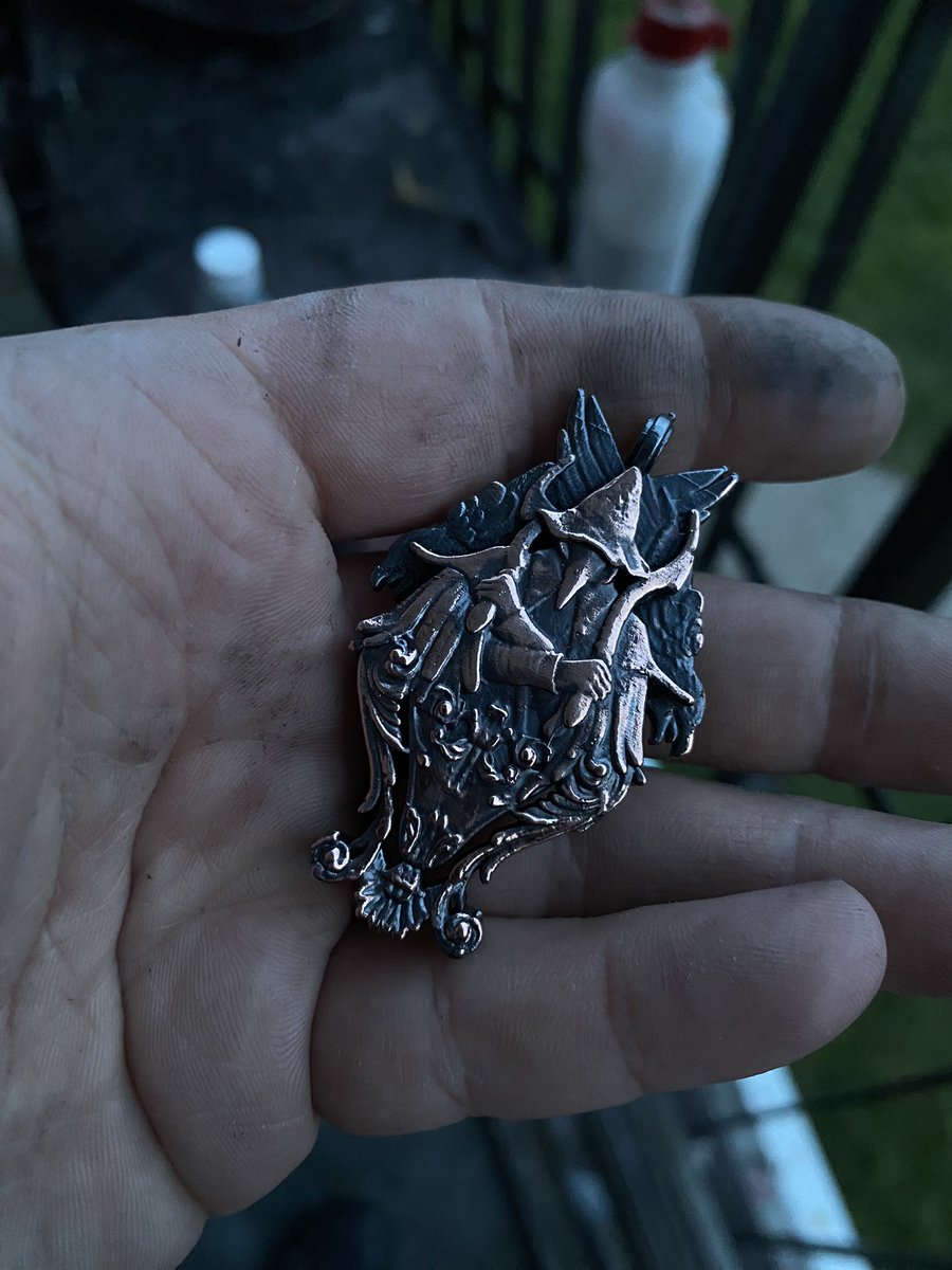 Eileen the Crow pendant test 

#bloodborne #eileen