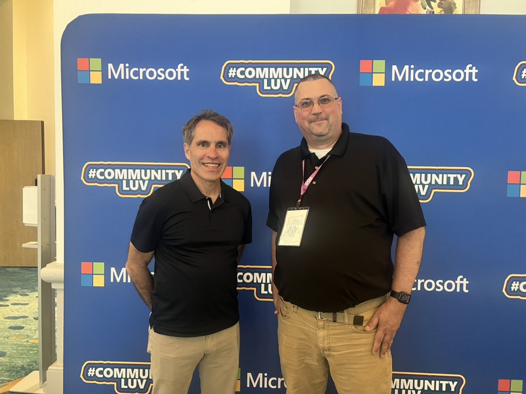 Ctking78's tweet photo. Not everyday you get to meet the man himself in person @jeffteper @M365CONF https://t.co/Jilmzi0IUD