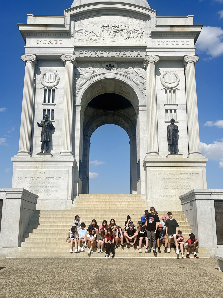 Our seventh graders left bright and early yesterday morning for their class trip! Their first stop was Gettysburg, and today, they are off exploring the museums and monuments in Washington, DC!  #beyondtheclassroom #elmwoodfranklin