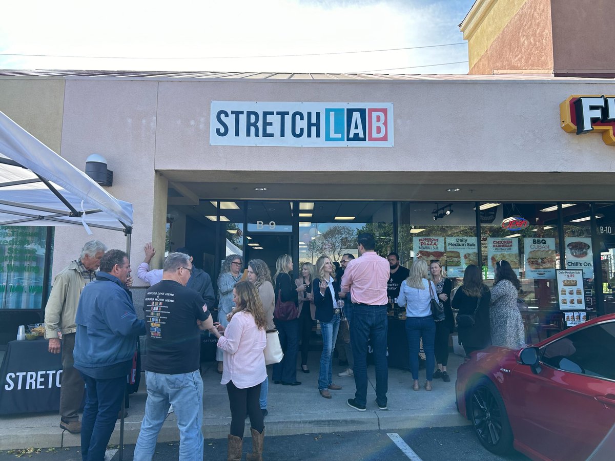 Last week, Team Limón attended the @venturachamber's ribbon cutting for StretchLab! Always grateful to add more health and wellness focused small businesses to our community. Congrats!