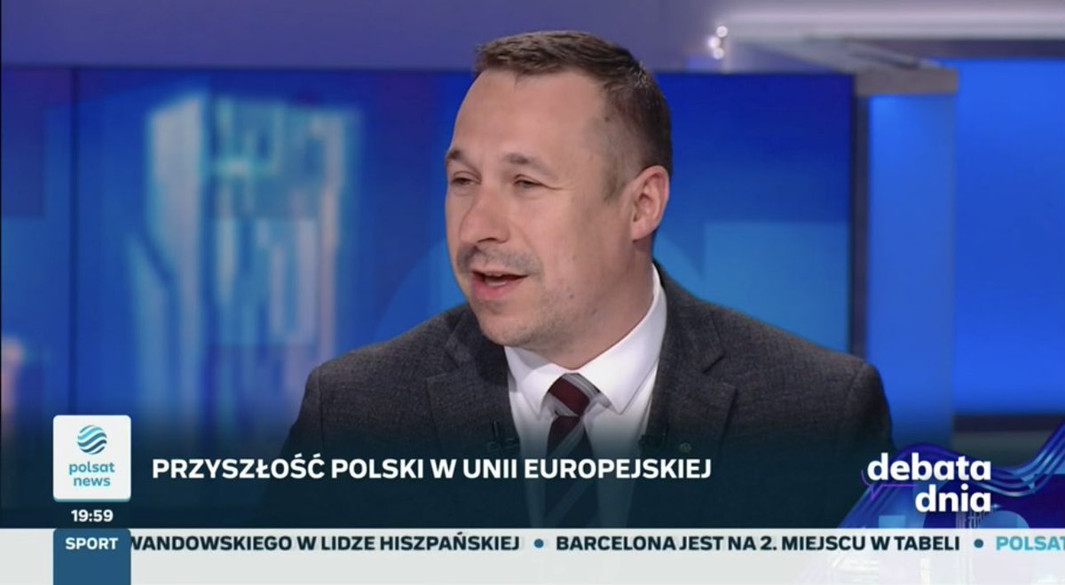 💬 Ekipa Kaczyńskiego to są najwięksi hipokryci. Kiedy potrzeba traktują UE jako największego wroga, a jak chcieli to wydawali miliardy na banery, by pochwalić się pieniędzmi, które notabene do Polski nie trafiły, bo nie potrafili ich zdobyć. 🍀@PawelGancarz 📺@PolsatNewsPL
