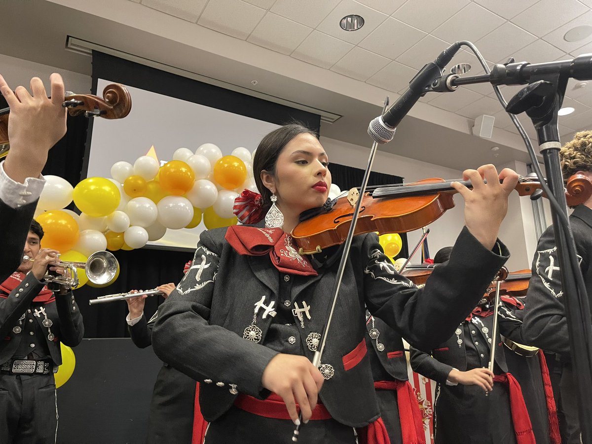 Today we’re celebrating our amazing volunteers with a luncheon filled with gratitude and entertainment from the talented Hanks High School Mariachi Los Trovadores! Thank you for all your hard work and dedication. 🎉🎶