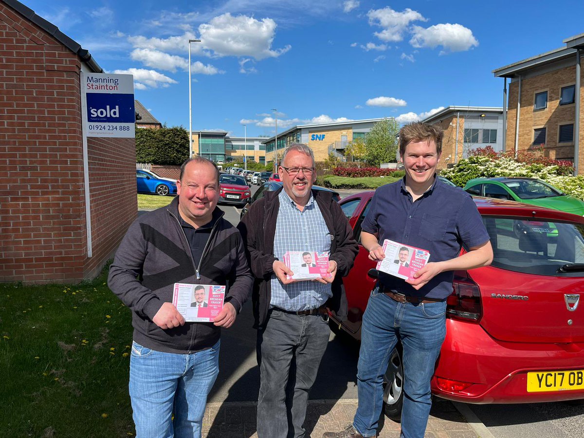 Along with David and Matt I popped over to help in Wrenthorpe and Outwood West this afternoon, the sunniest session of the campaign so far! More of this for Thursday please weather gods. 🤞 ☀️ 🌹 #LabourDoorstep