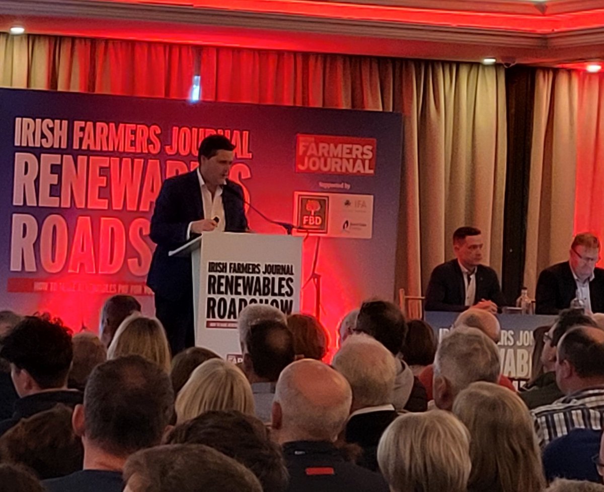 Full House at the final @farmersjournal Renewable Roadshow in the Athlone Springs Hotel. Lots of interest in biomethane and wood fuel options. @finan_sean @IrishBioenergy CEO addresses the crowd in his home county.