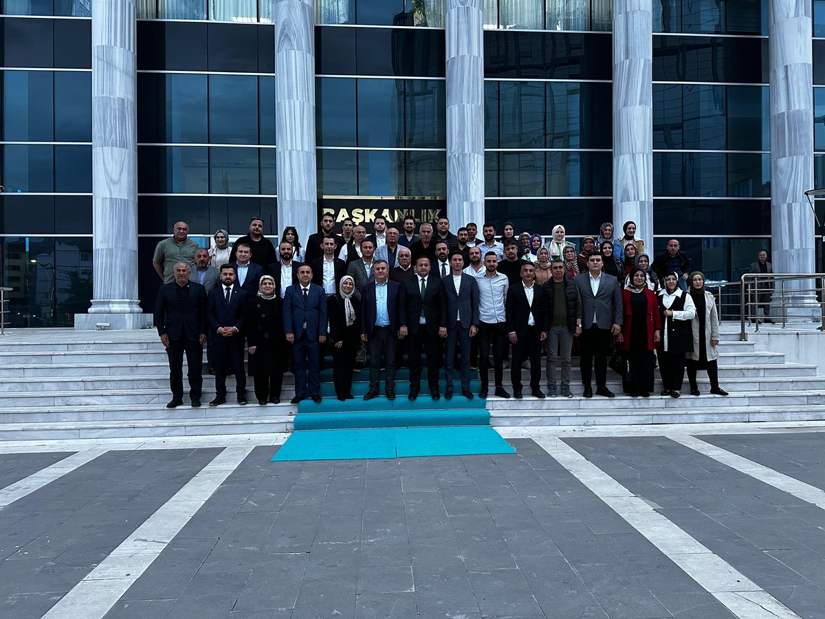 İlçe Başkanımız Sn.<a href="/akahmetkilic/">Ahmet Kılıç</a>, Kadın Kolları Başkanımız, Gençlik Kolları Başkanımız, Meclis Üyelerimiz ve Üç Kademe Yönetim Kurulu Üyelerimiz, Belediye Başkanımız Sn.<a href="/avbakidemirbas/">Av. Baki DEMİRBAŞ 🇹🇷</a>'a makamında ziyarette bulunduk.

Başkanımız' a başarılar ve kolaylıklar diliyoruz.

#Çubuk