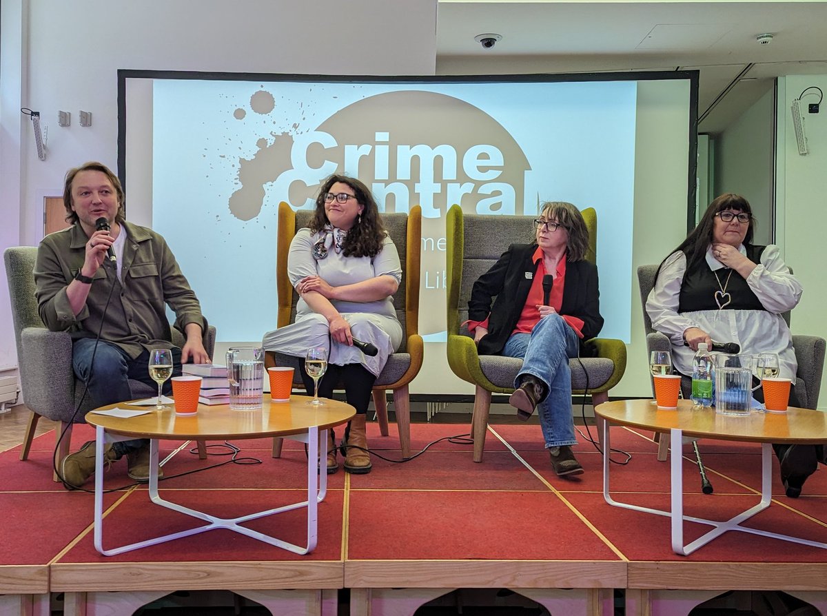 Thank you to everyone who joined @robparkerauthor @CharlotteVass17 @judithoreilly @EffieMerryl at @MancLibraries tonight! We are lucky to have such a brilliant engaged audience, we couldn't do this without you.