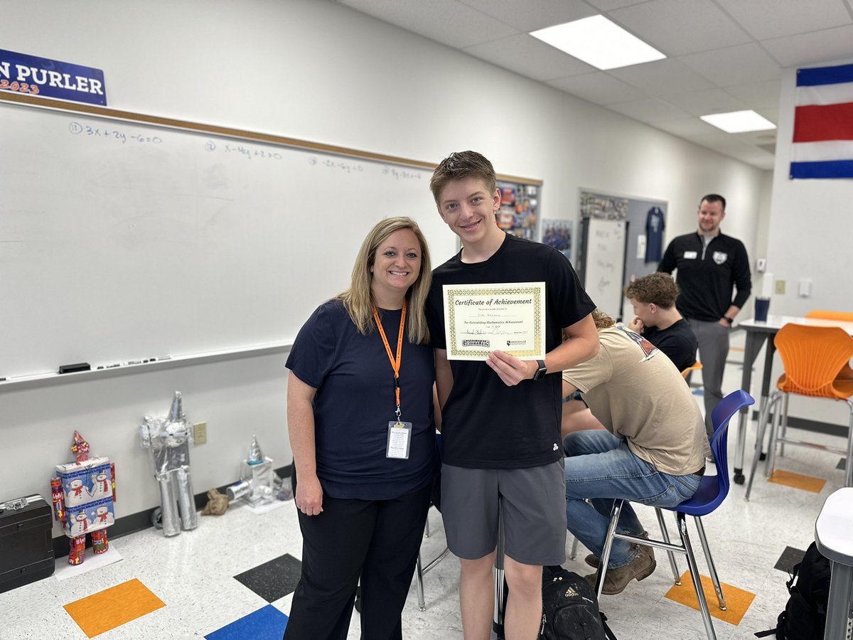 Luke had a special visitor (@Dr_Shelmire ) drop in to award him the #MathMVP award for Unit 12 in formal geometry! 

Keep up the great work, Luke! We are all proud of you. 

#Mathlete #WallOfFame