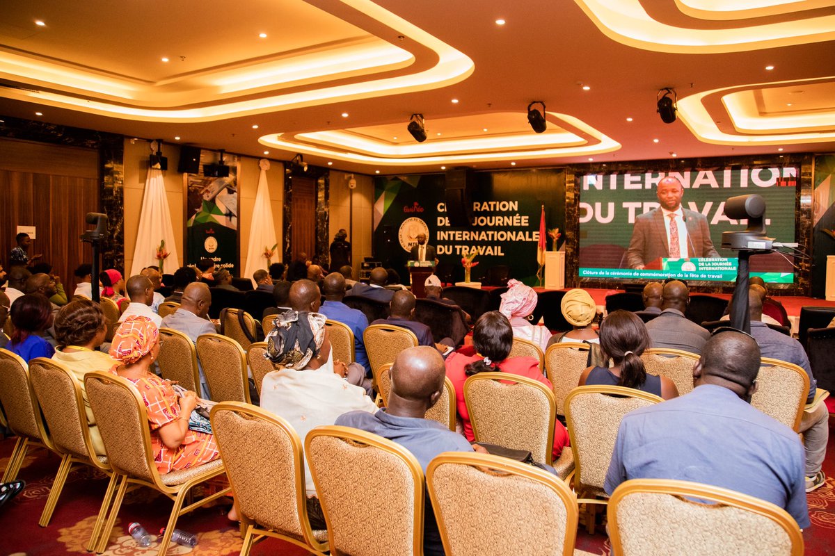 mtfpgn's tweet image. #CérémoniedeCloture

«Nous nous engageons pour un travail décent et nous croyons en la justice sociale. »

#MTFP  #CGEGUI #MSG #Travail #Dialogue #Celebration #GouvGn #Guinée