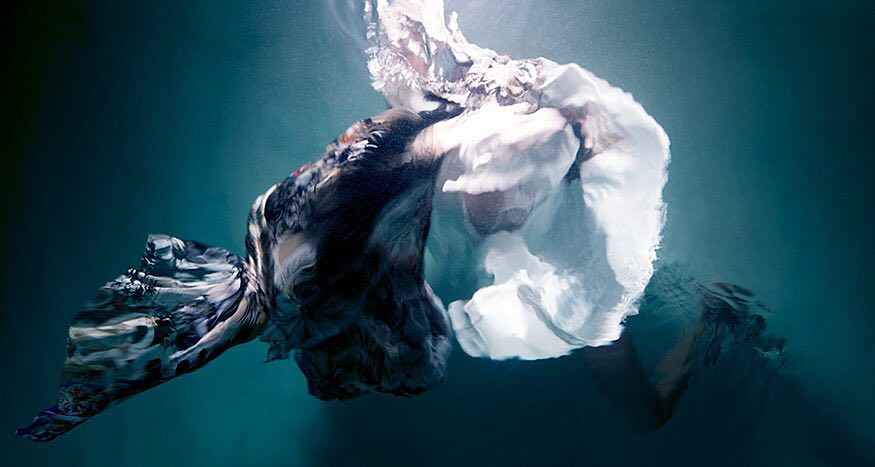 ChristyLeeRoger's tweet photo. “Soulmate” Lost underwater this lone figure finds her soulmate… And it’s not what she thought it would be… But even more peaceful and all encompassing. #muses #underwater #soulmate #photography #photooftheday #contemporaryart #christyleerogers #withlove #mysweets #begreat https://t.co/TlSGwO7pEt