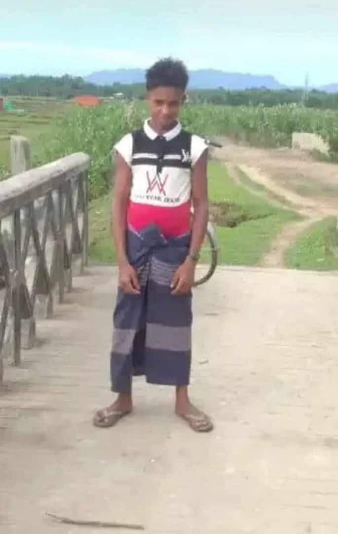 Mohammad Ziddan s/o Nur Huson ( 18y ) from Tin Sha Pyin hamlet , Hla Wae Det Pyin Shey, Buthidaung has been detained by Arakan Army since 19th April at 4 PM and his families and relatives are unknown his whereabouts since abduction. His families believed that he has been killed.