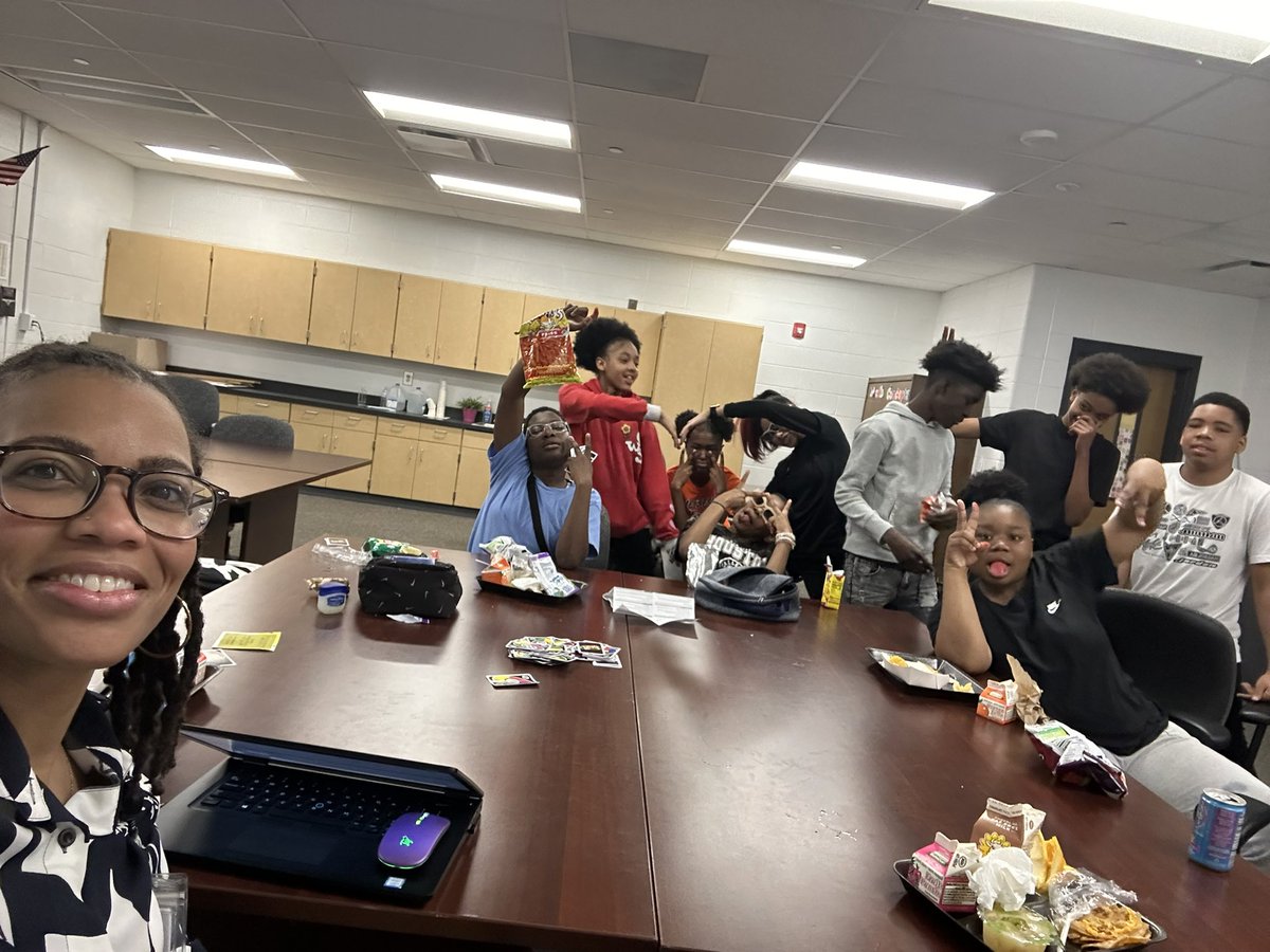 L.Alexander (@ms_elle_alex) on Twitter photo Instead of 1οΈβ£, I had to take 2οΈβ£ photos this time around because so many of my students signed up! This is Aprilβs lunch with the counselor π. <a href="/GarrettMSGators/">Garrett Gators</a> <a href="/Rockey_And/">Rockey Anderson</a> Instead of 1οΈβ£, I had to take 2οΈβ£ photos this time around because so many of my students signed up! This is Aprilβs lunch with the counselor π. <a href="/GarrettMSGators/">Garrett Gators</a> <a href="/Rockey_And/">Rockey Anderson</a>
