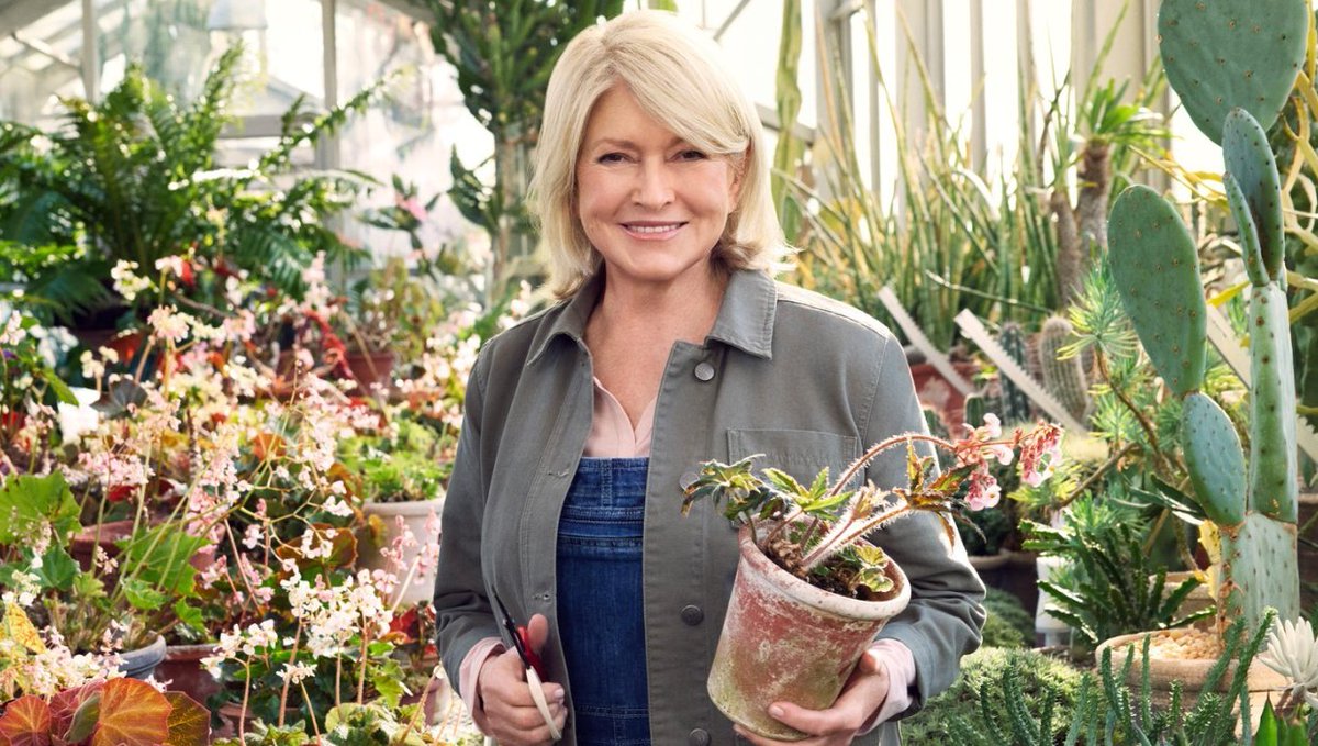 5 Pieces from Her New Outdoor Apparel Collection l8r.it/OlnA #marthastewart #homeandhospitality #tractorsupply #tractorsupplyco #gardening #clothing #greenthumb #plantenthusiast #planting #gardener #horticulture #wardrobe #brandcollabs #brandcollaborations