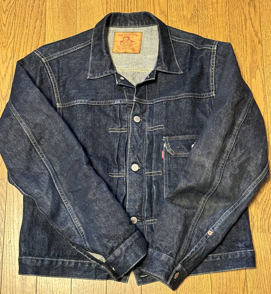 nobuwalkon's tweet image. #JELADO
#407EXX
#BUZZRICKSONS 
#WILLIAMGIBSON
#TYPEA2

今日はさぶいからジージャンにバズのA2を羽織って出掛けよかな。
上半期ラストかな？カージャン着るん。