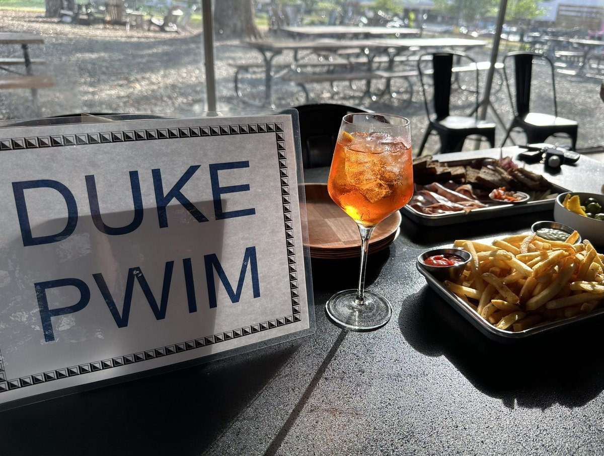 Duke Program for #WomenInMedicine launching 2024 networking time with great conversation and tasty bites 😁 @dukemedicine @IMResidencyDuke