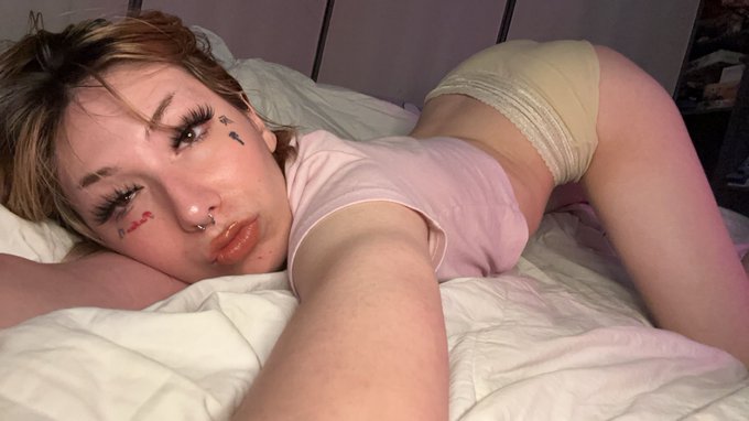 would u breed me? 👉👈 https://t.co/P9OliDUEXC