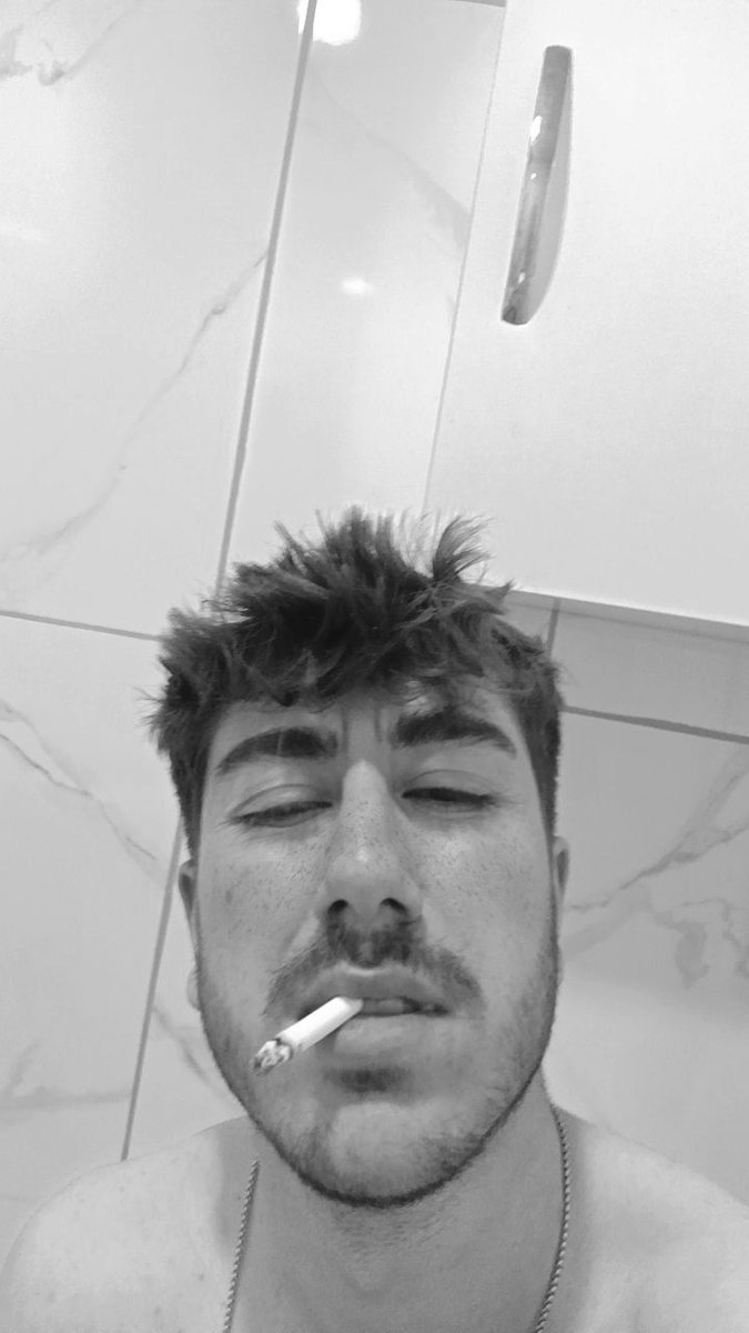 Hangisi profil fotoğrafım olsun ?
Kimse yorum yapmaz biliyorum o yüzden gün içinde fav fotoğrafım olani pp yapacağım.