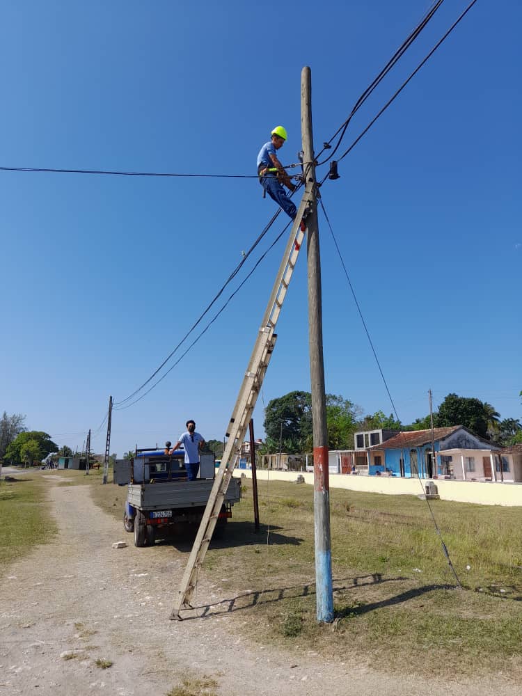 AndresPablo71's tweet photo. Viva el 1 de Mayo
#UnionEnVictoria
#1deMayo2024
#EtecsaTeAcompaña
#PorCubaJuntosCreamos https://t.co/sL3XoPUJom