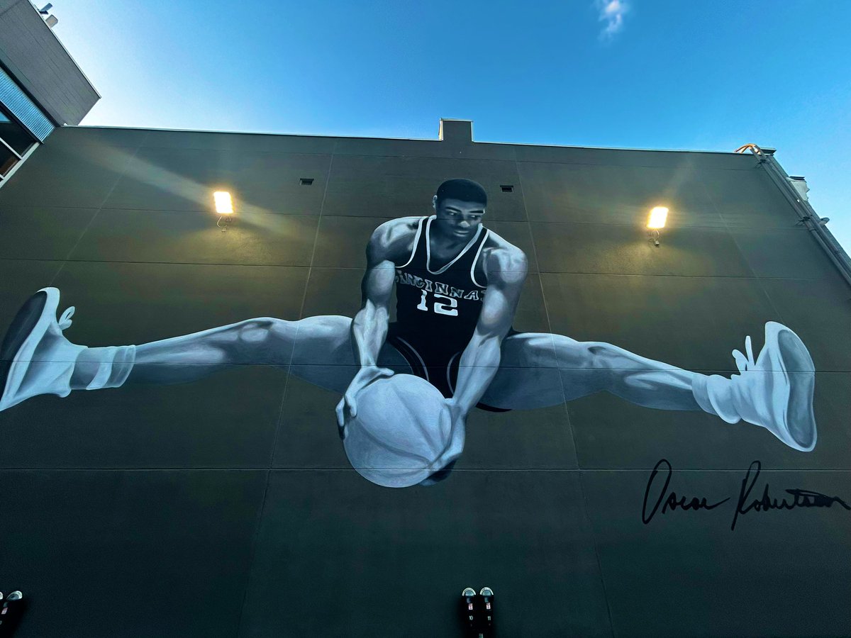 char_cliff's tweet photo. Have we talked enough about how cool the Oscar Robertson mural turned out on Calhoun &amp; W Clifton Ave? 

👏 👏 👏 https://t.co/FLmtyfBWOC