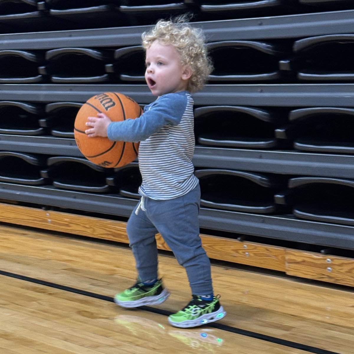 Someone heard @StOlafMBB is looking for a point guard. 

#UmYahYah | #OlePride | #d3hoops