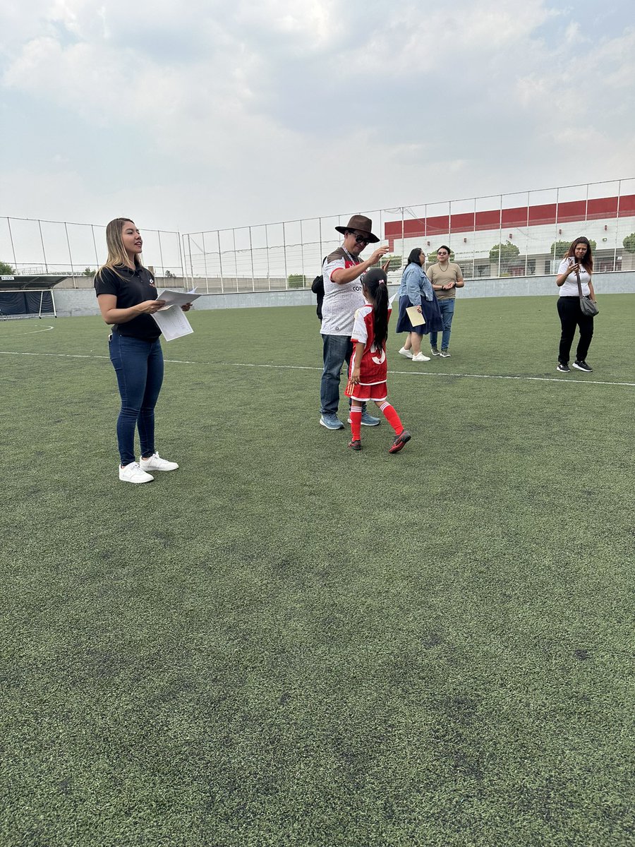 utopia_ci's tweet photo. Así festejamos el #diadelaniñez, fue un día emocionante, divertido, con muchos pases y goles pero sobre todo, nuevas amistades y el deseo de construir un mundo mejor para todos y todas. @FIFAcom @LaureusSport @Global4Children  @CommonGoalOrg 

#SomosUtopía #Laureus #futbol3 https://t.co/aF4d6ej2cl