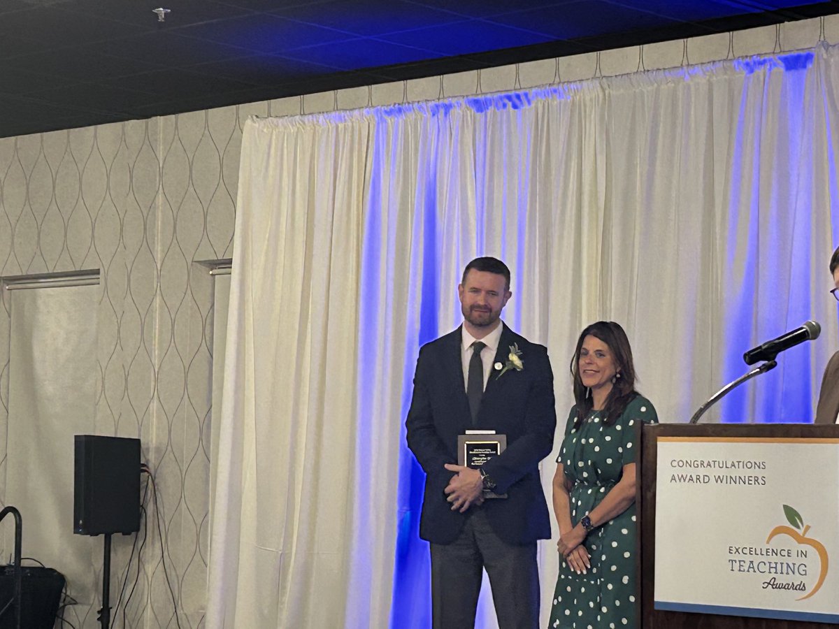 WSPSMiddle's tweet image. Such a great night honoring Mr. Taft at this year’s Harold W. Grinspoon Excellence in Teaching Awards!