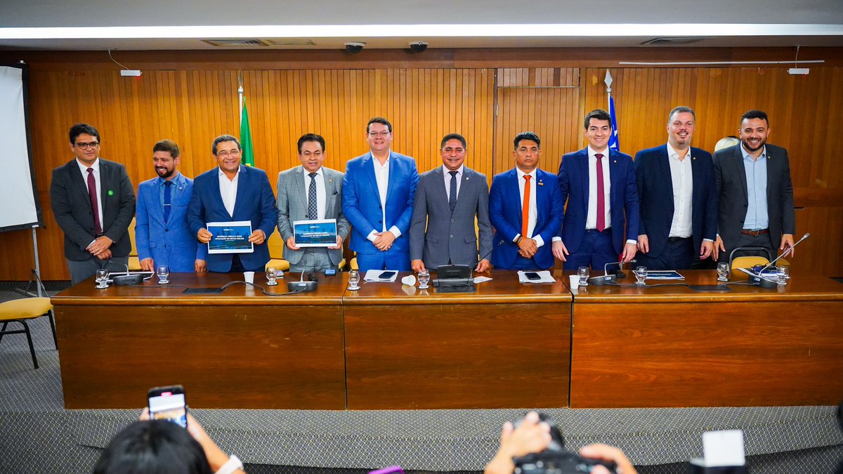 ViniciusFerroC's tweet photo. Na audiência pública realizada hoje na @AssembleiaMA, fizemos a apresentação da avaliação das metas fiscais de 2023 do @GovernoMA. Tivemos resultados positivos que demonstram que o Maranhão tem conciliado o equilíbrio fiscal com o uso responsável dos recursos públicos. https://t.co/NP5MUQG89I