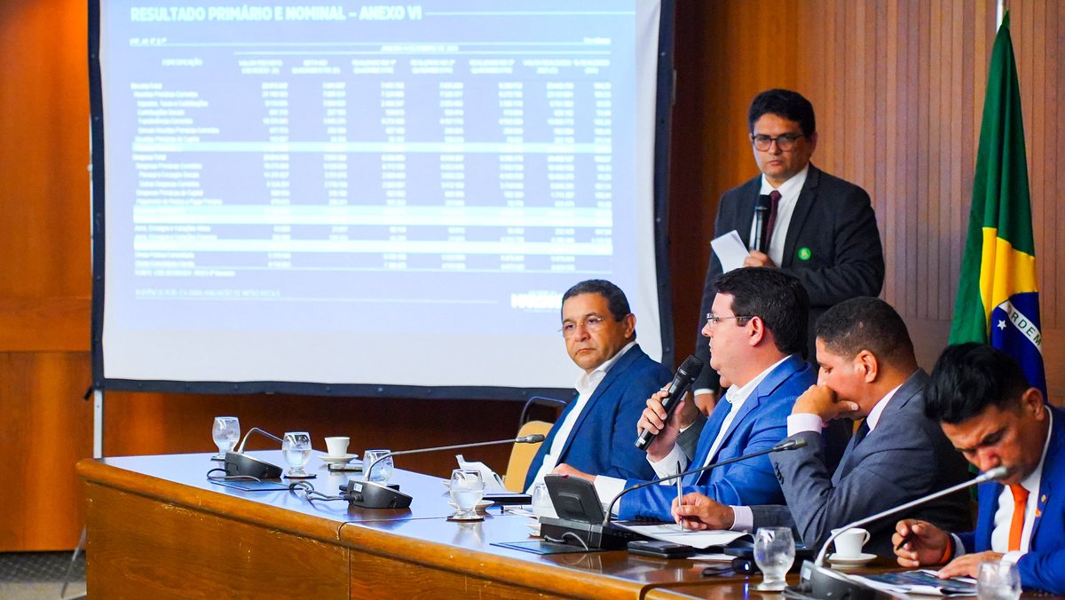 ViniciusFerroC's tweet photo. Na audiência pública realizada hoje na @AssembleiaMA, fizemos a apresentação da avaliação das metas fiscais de 2023 do @GovernoMA. Tivemos resultados positivos que demonstram que o Maranhão tem conciliado o equilíbrio fiscal com o uso responsável dos recursos públicos. https://t.co/NP5MUQG89I