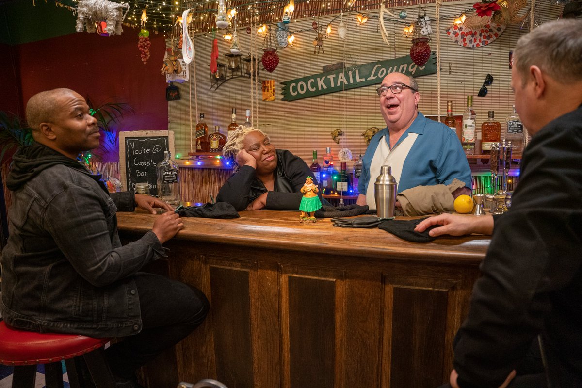 In case you didn't know, the delightful comedy series, #CoopersBar received a second season you can stream on @AMCPlus, and we are here to share our review of this delightful sophomore year of storytelling! #AMCPlus nerdsthatgeek.com/television/a-r…