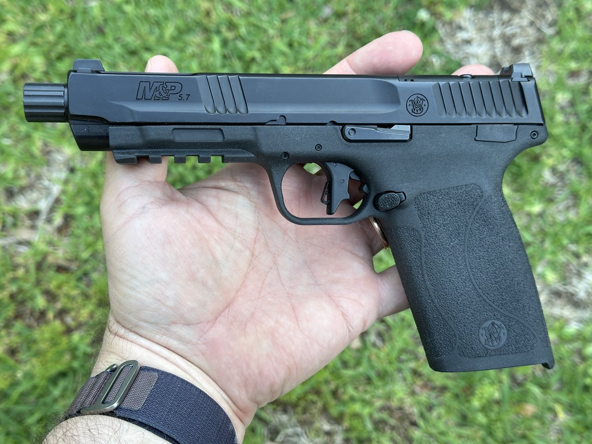 Quick and simple today: got some range time in and dirtied this @smith_wessoninc M&P 5.7.

What did you bring on your last range trip?

#smithwesson #smithandwesson #smithandwessonpartner #57x28mm #RangeDay #tuesdayfunday #pewpew