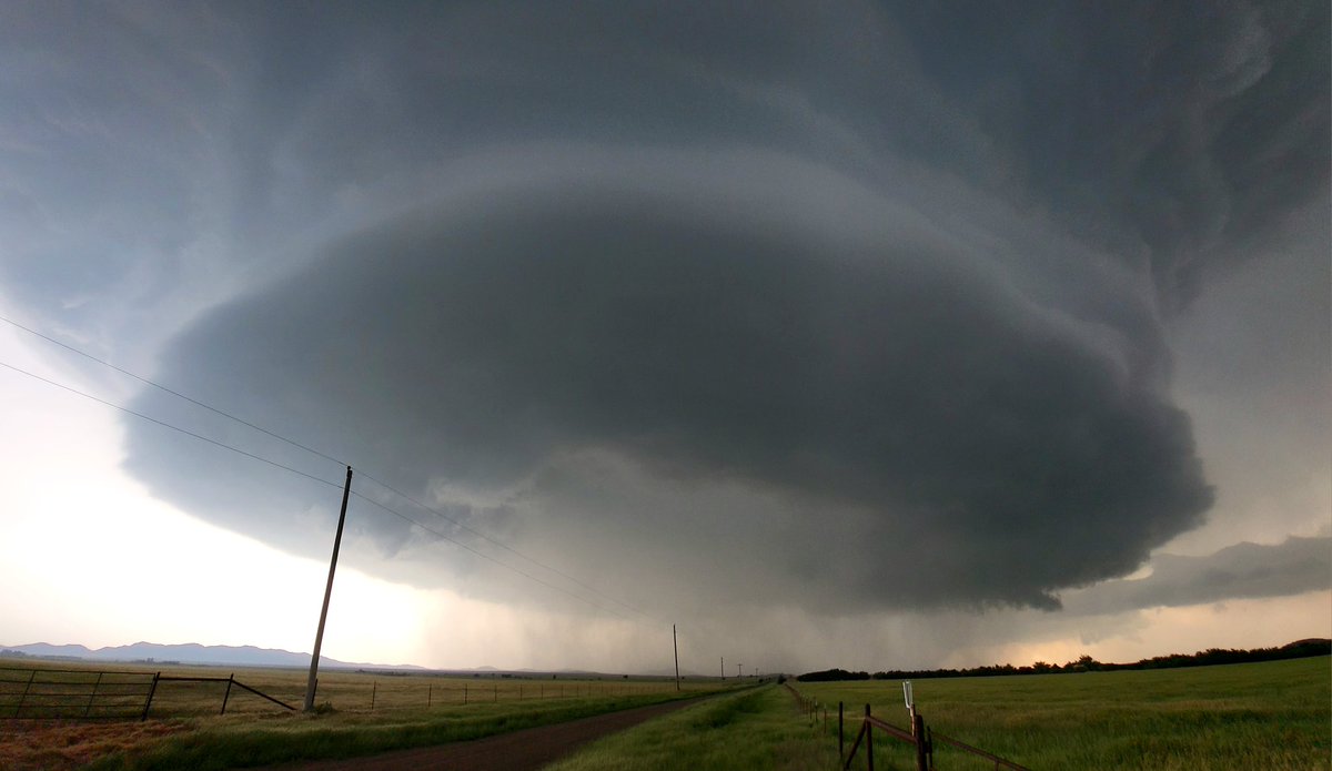 Crazy mothership tornado-warned supercell E of Roosvelt now! #okwx