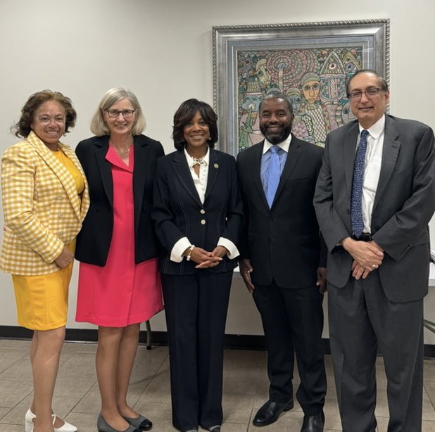 Honored to meet @MSMEDU President and CEO Dr. Valerie Montgomery Rice @MSMPres during our @AmericanCancer site visit and see strategic alignment and strong support of cancer efforts as the institution works towards @theNCI standards for cancer centers. @daniels_elvan…