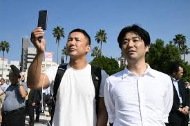 7Znv478Zu8TnSWj's tweet image. 全ての始まりはここから。

2017年10月の総選挙で、安倍総理のお膝元の山口4区から立候補した黒川敦彦氏(現つばさの党代表)は、安倍総理に変わって選挙活動する昭恵夫人の遊説先に山本太郎と入り「昭恵夫人を取り囲め」と呼び掛け、大音量で選挙妨害をした。…