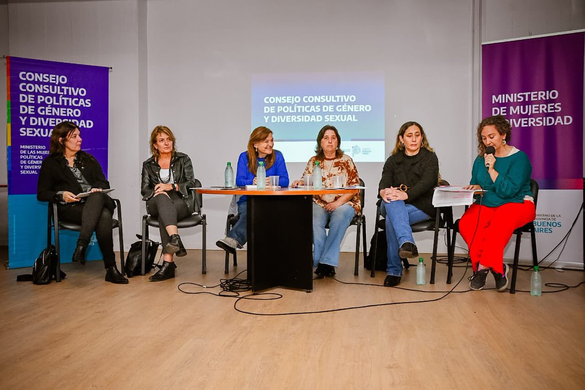 EstelaEDiaz's tweet image. Encabezamos la apertura del Consejo Consultivo de Políticas de Género y Diversidad Sexual con la participación de referentas de organizaciones sociales y territoriales bonaerenses, donde se establecieron las líneas rectoras en materia de género que se abordarán en este 2024.