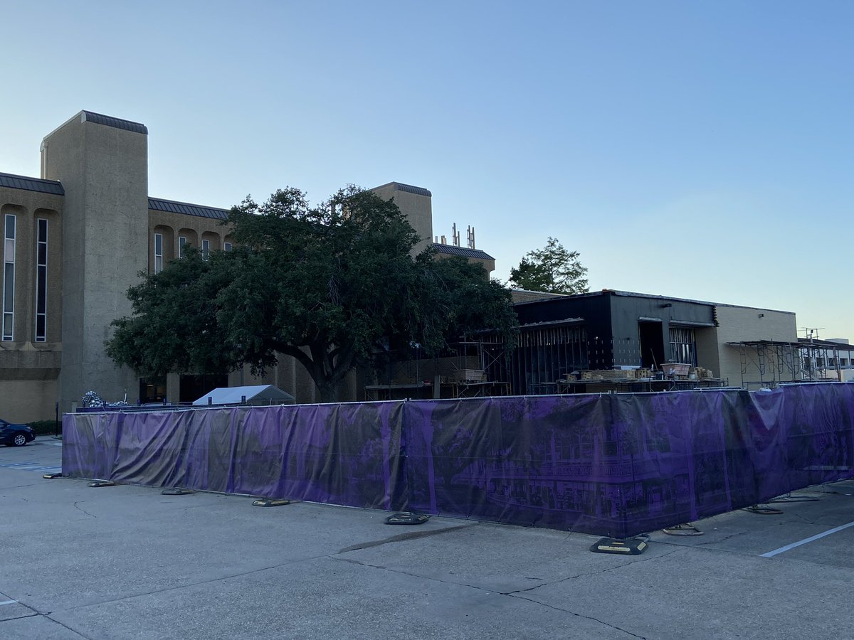 It’s a beautiful evening & I’m so pleased to see that our Auditorium classroom now has bricks! We’re moving along at pace on all our capital projects @LSUVetMed, catapulting our teaching facilities into world-class spaces for teaching & learning! #LSU #WeTeach #ScholarshipFirst