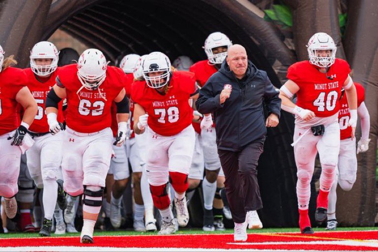 I am very blessed to receive an offer from minot state university. @Coach_Garnett7 @MSUBeaversFB