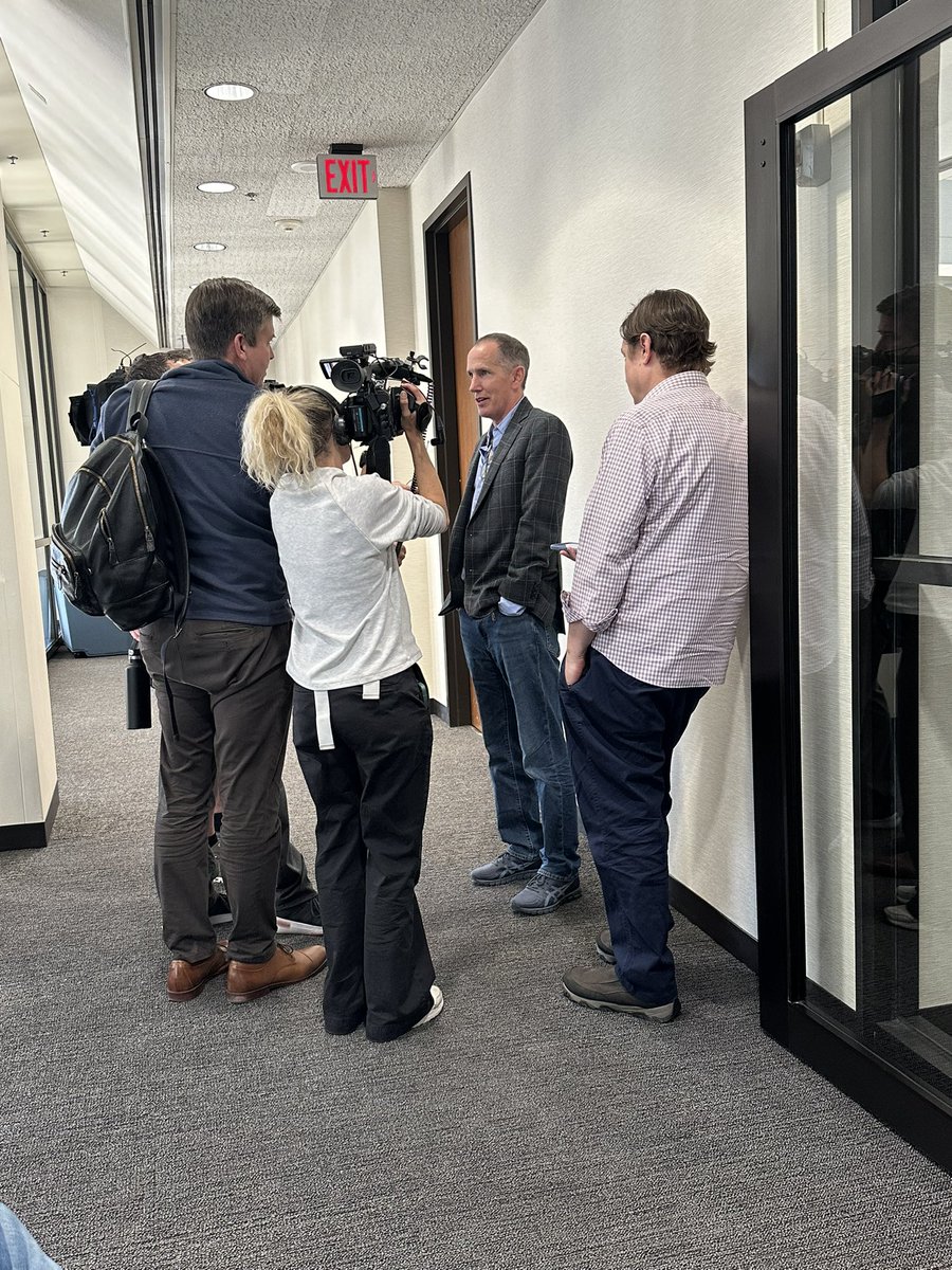 🇺🇸Hennepin County Commissioner Votes to outsource Londregen prosecution Motion 11b: Lunde-Y Conley-Y Fernando-Y Greene-Y Anderson-N Goettel-Y 🖊️Moriarty said commissioners are financial accountability. Lunde is concerned that once we’re in, there is no clear financial end in