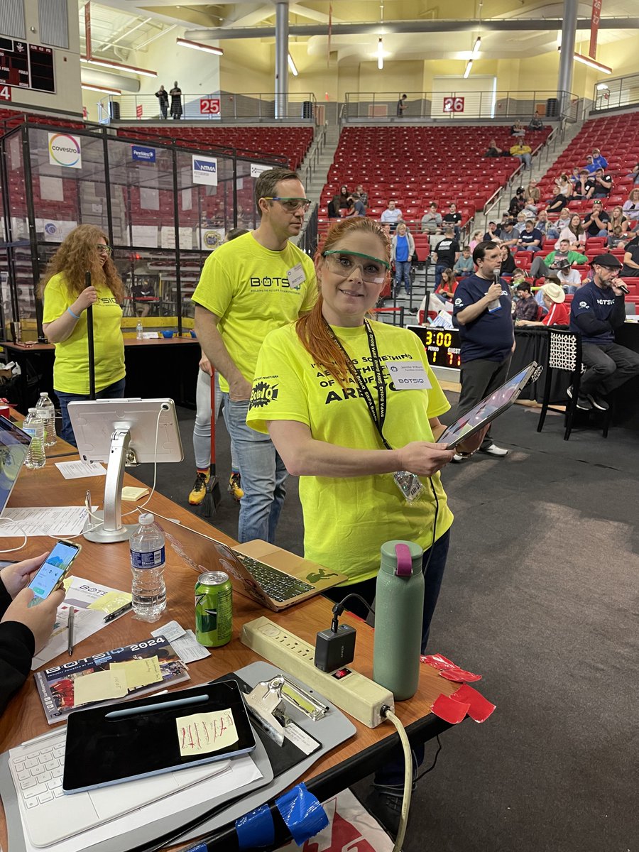 Without our volunteers, events like the #BotsIQ Finals last Friday and Saturday would be impossible for us to hold. Thank you to everyone who generously gave their time to help us create an exciting and memorable experience for our students! We're incredibly grateful to have you.