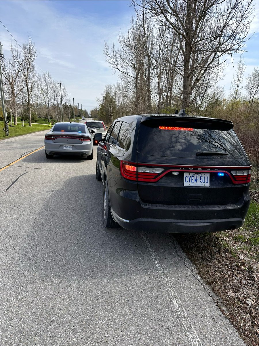 I’m not sure if it’s the weather but a lot of excessive speeding this afternoon. I backed up Traffic Services on this stunt traffic stop at Sideline 4/Hollywood Ct @CityofPickering / suspended, impoundment & a court date. #durhamvisionzero ^jv