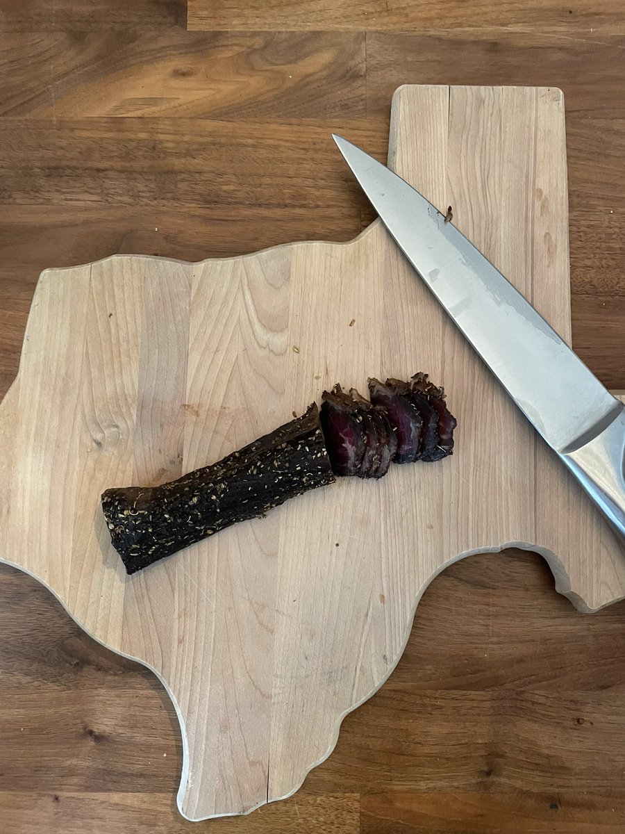 Hard to beat that fresh biltong 🤌🏻 One of the leanest protein snacks you can get!