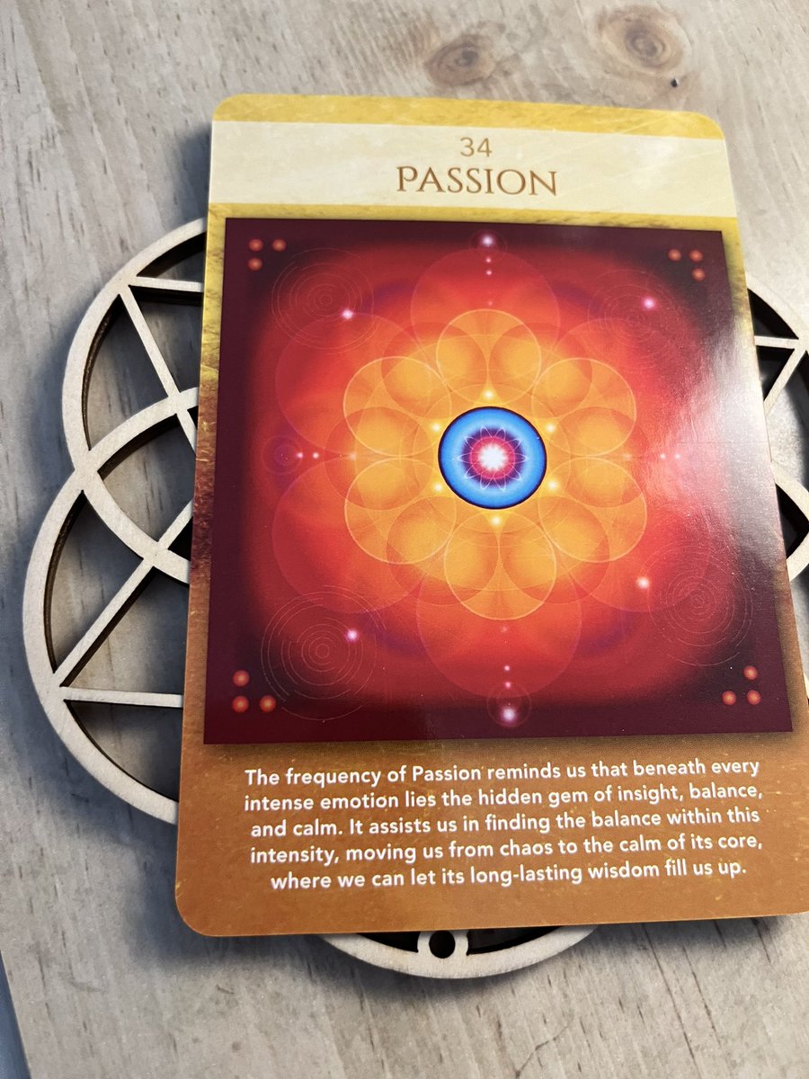 Sacred geometry activation oracle 
#oracle #oraclecard #message #sacredgeometry #oraclemessage #sacredgeometryactivation