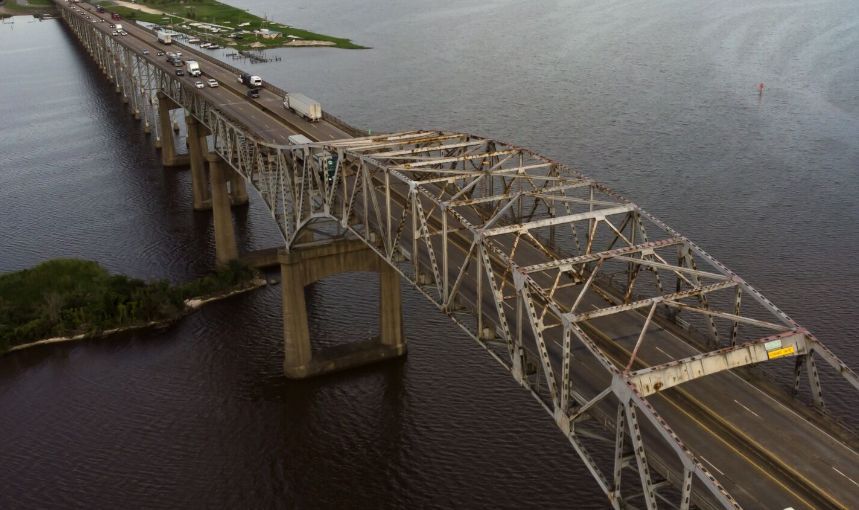 Where Are America’s Most Vulnerable Bridges? buff.ly/3QN6ItF