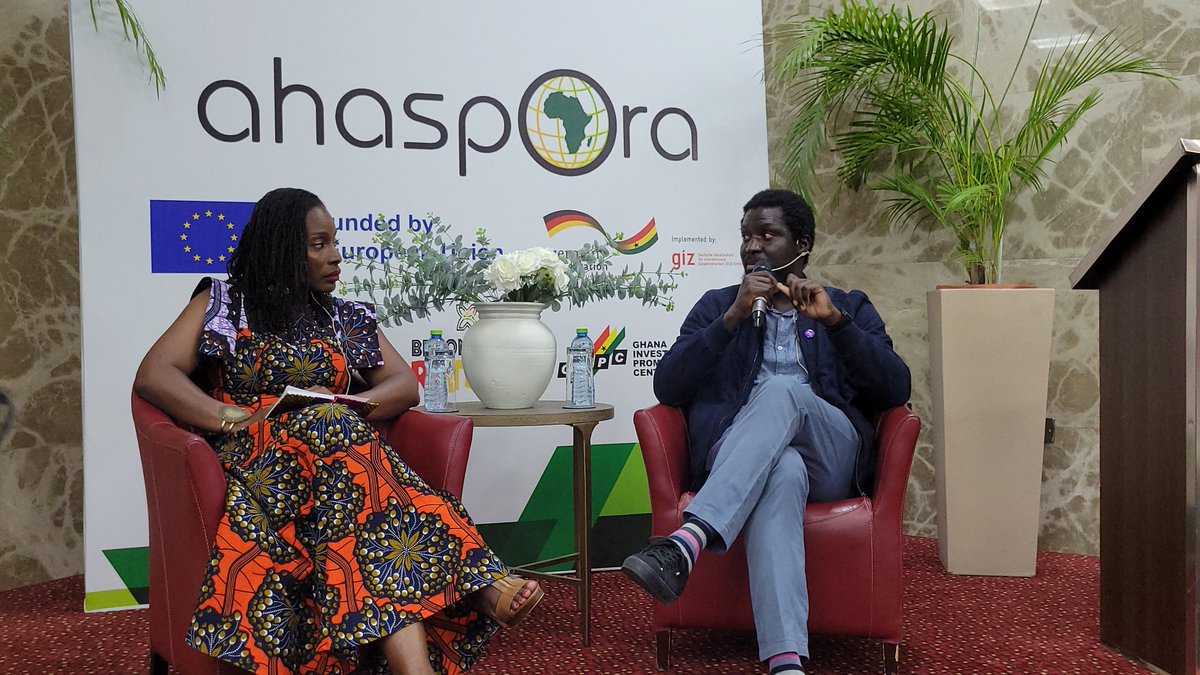 'We have a problem of...A gap of imagination' artist Ibrahim Mahama speaking on the importance of giving youth the power of imagination in order to inspire & grow their knowledge
He said, 'We need more people with artistic sensibilities'

@Ahaspora #beyondthereturn #creativearts