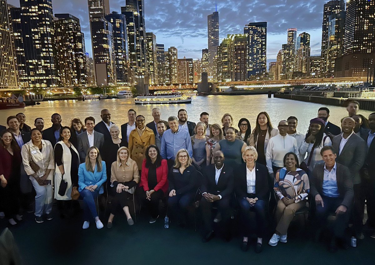 That's a wrap! Our Chicago #AFAadvisorycouncil meeting brought leaders from across the country together to share strategies to help confront the top issues that our communities are facing. Thanks to all who joined & to Clerk @AnnaValenciaIL for being our gracious host!