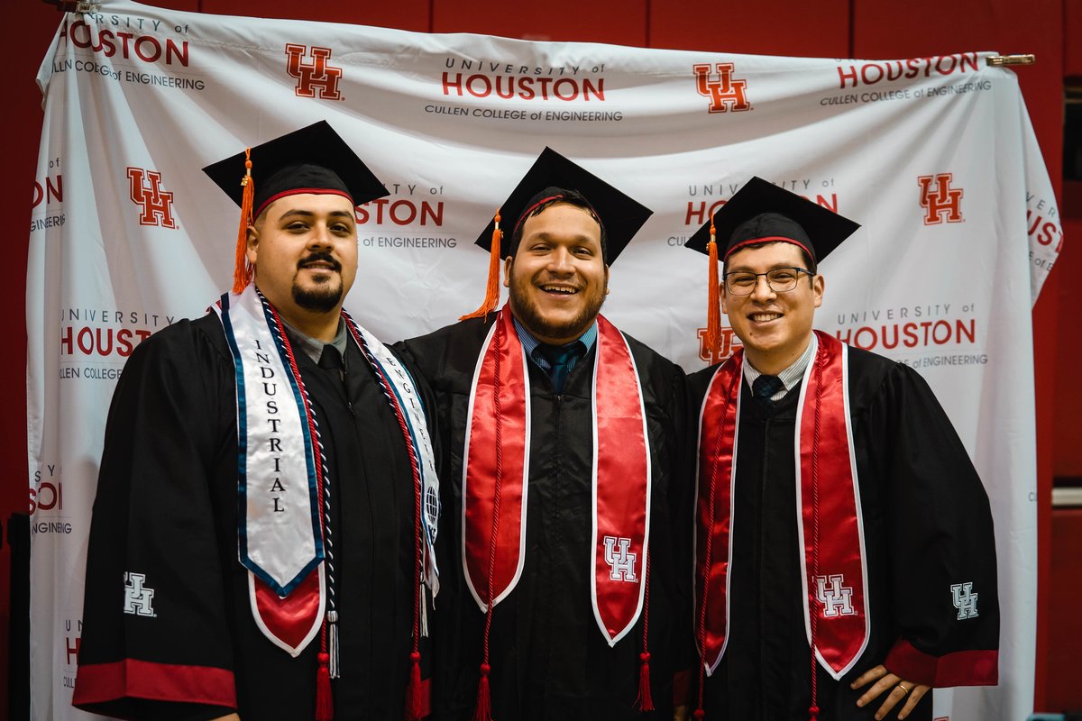 Attention #CullenCollege grads! We want to help celebrate your achievements! Share your grad photos with hpcorfie@cougarnet.uh.edu for the chance to be featured on our socials and website! Tap the link to see past years stories: egr.uh.edu/news/commencem… #engineeredforwhatsnext