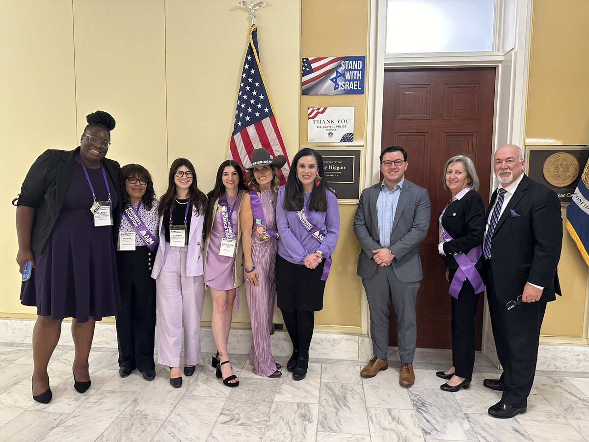 It was a pleasure meeting you Daniel, with @RepClayHiggins to discuss Alzheimer’s and dementias. Thank you for listening to my story and I look forward to continuing to work with you to end this mean disease. #GFPF2EA #SAYiWONT #ENDALZ #ANDIWILL #AlzForum #ENDALZLA @tat_gonzalez