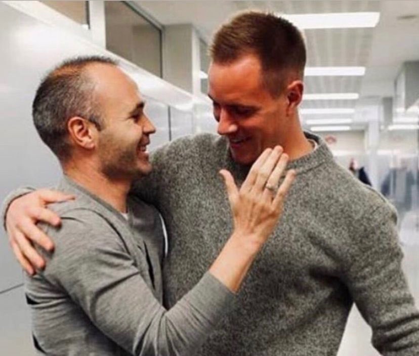 Iniesta on IG: “Happy birthday my friend! 🎂❤️😉״