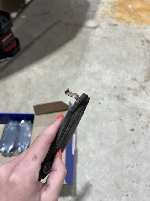 I&rsquo;m only just a girl🥺🥺😂😂 #brakes #mommobil https://t.co/Zr6MjNxEca<a href="/tag/brakes"class="tags">#brakes</a><a href="/tag/mommobil"class="tags">#mommobil</a>