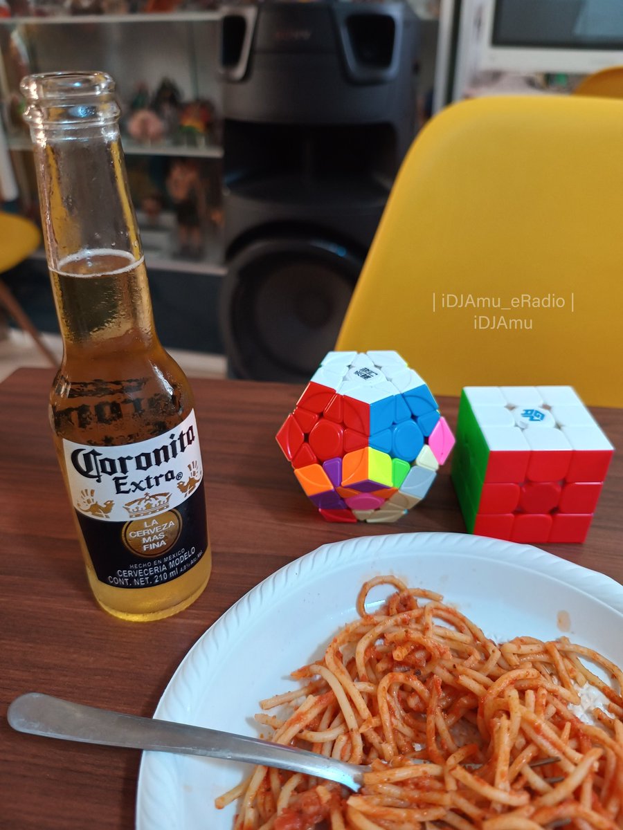 Almuerzo 🤤🍝🍺

Buena tarde a todos. ☺️✌️

#almuerzo #cerveza #spagetti #spaghetti #pasta #rubik #cuborubik #megaminx #megaminxcube #megaminxrubik #tarde #hoy #fotosdecomida #foodphotography #fotoscomida #idjamu #iDJAmu_eRadio #foryou